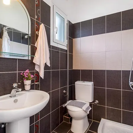 Virginia Studio 3 Apartment Lefkada City